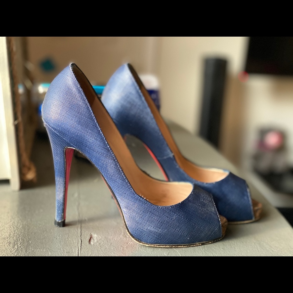 Louboutin peep toe heels